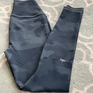 ALO Yoga High Waisted Camo leggings